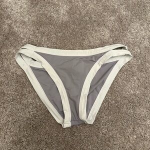 L SPACE WHITE AND GREY BOTTOMS S